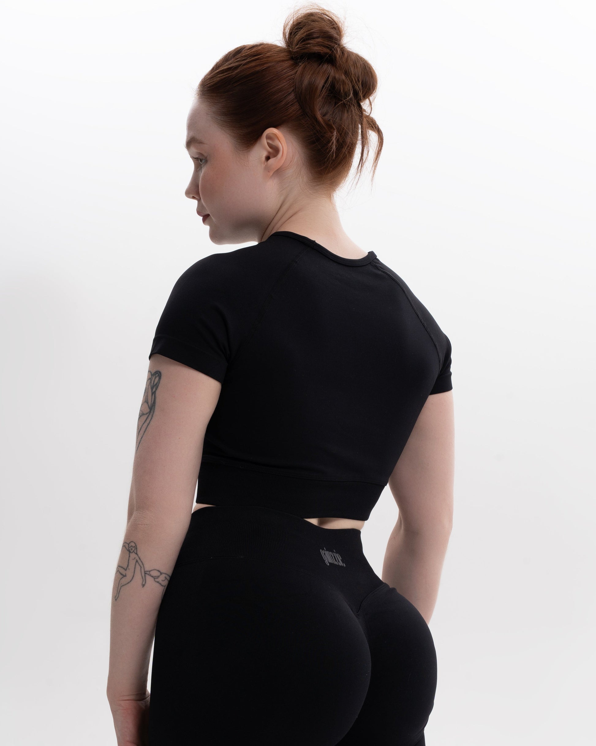 Nera - Cropped Sports T-shirt